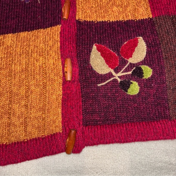 Erika Vtg Women’s SzM‎ Embroidered Fall Floral Toggle Button Cardigan Sweater - Picture 3 of 11